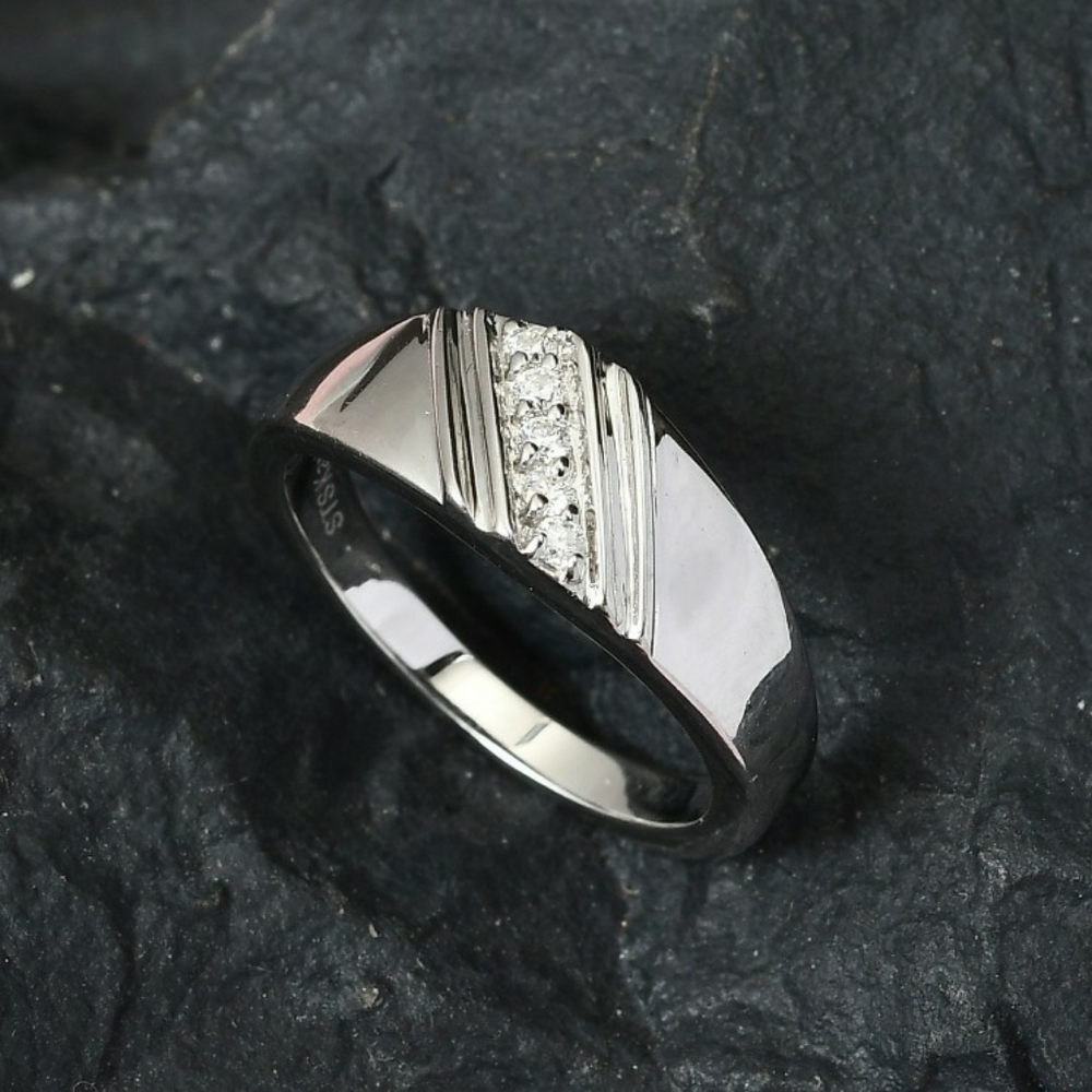 NWT Karis Moissanite Men's Ring Size 7